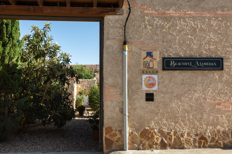 Fachada casa rural con encanto grupos Valladolid