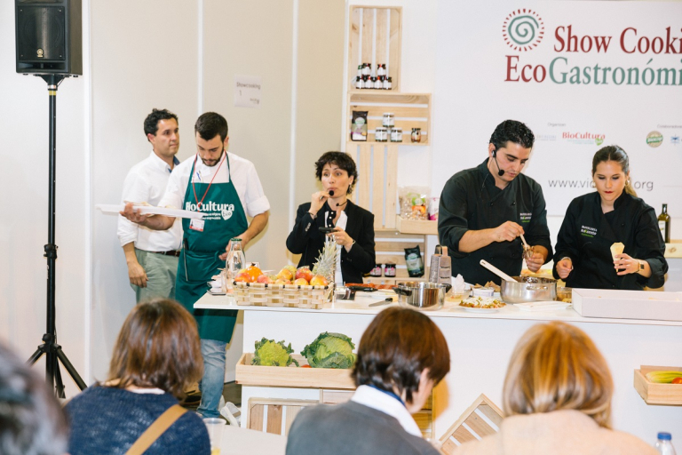 Casas rurales ecológicas Valladolid, Castilla y León, menús, comidas, alojamientos sostenibles, estancias, ecoturismo, agroturismo, certificación, responsable, biocultura