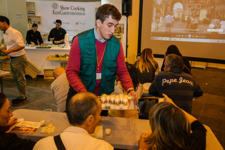 Casas rurales ecológicas Valladolid, Castilla y León, menús, comidas, alojamientos sostenibles, estancias, ecoturismo, agroturismo, certificación, responsable, biocultura