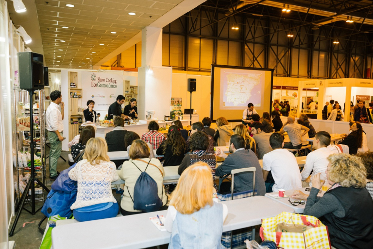 Casas rurales ecológicas Valladolid, Castilla y León, menús, comidas, alojamientos sostenibles, estancias, ecoturismo, agroturismo, certificación, responsable, biocultura